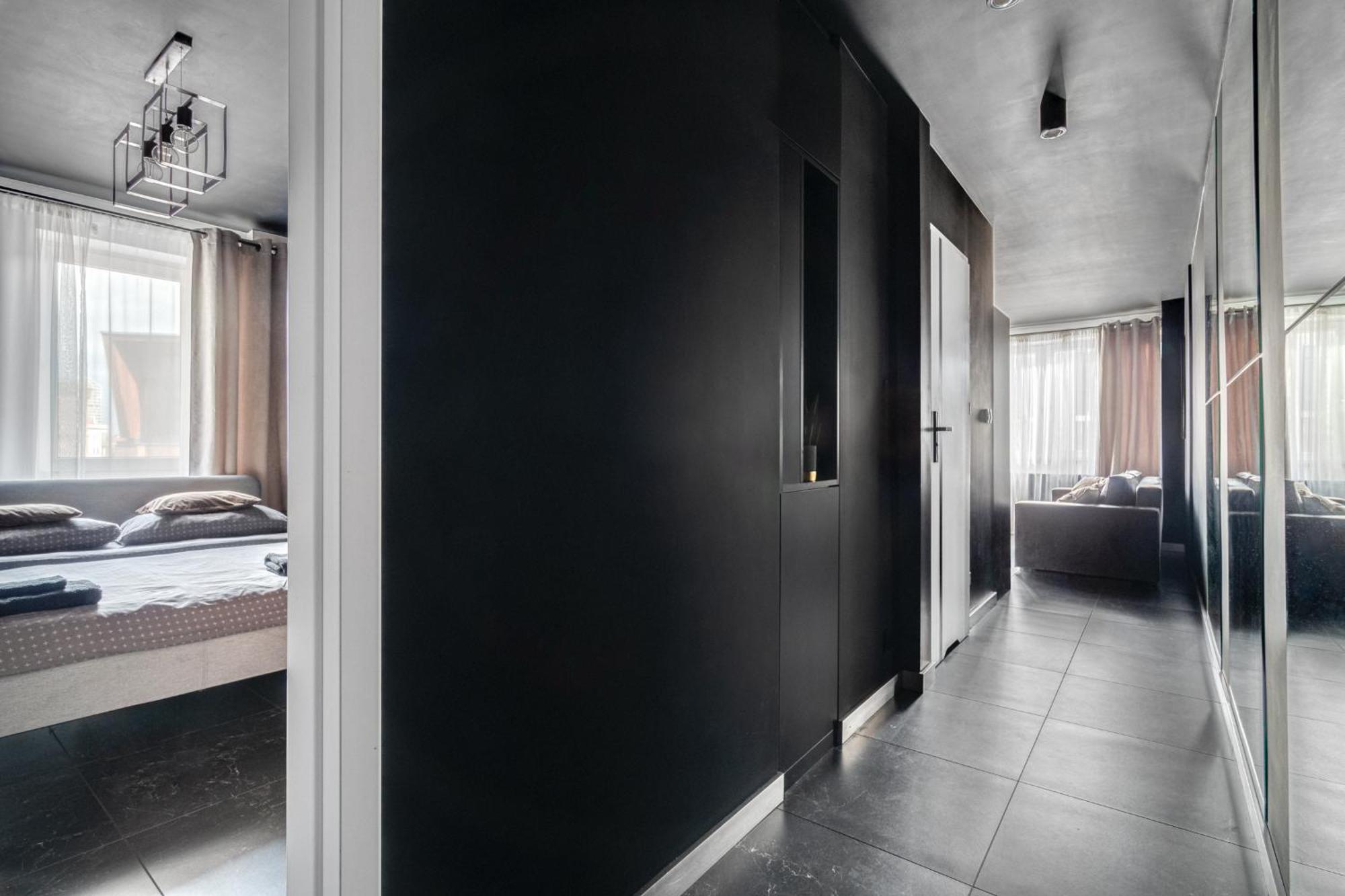Blacknight Apartment - Self Check-In 24H 弗罗茨瓦夫 外观 照片